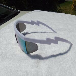 Best-selling super-sharp trendy sunglass, brand new